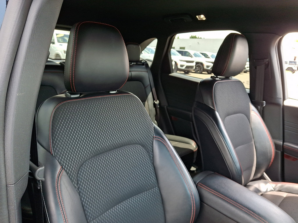 Used 2025 Ford Escape ST-Line AWD/4WD image 13