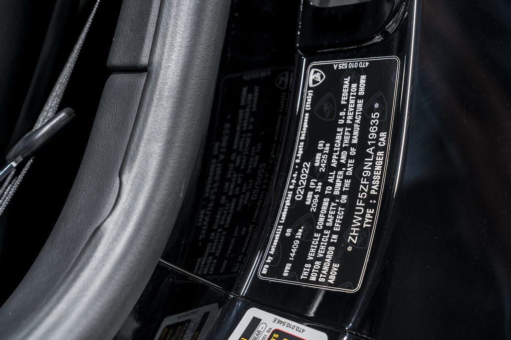 Used 2022 Lamborghini Huracan EVO RWD image 11