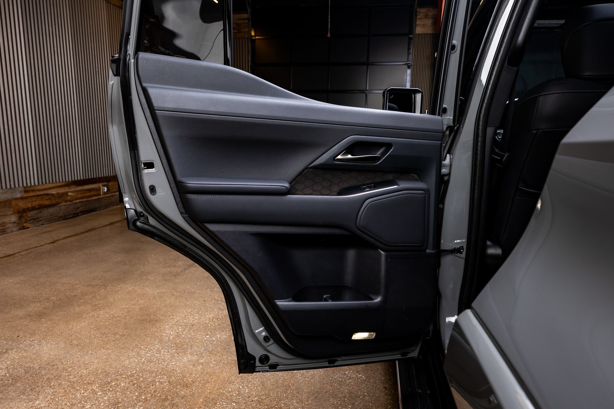 Used 2025 Lexus GX 550 w/ Cold Area Package AWD/4WD image 40