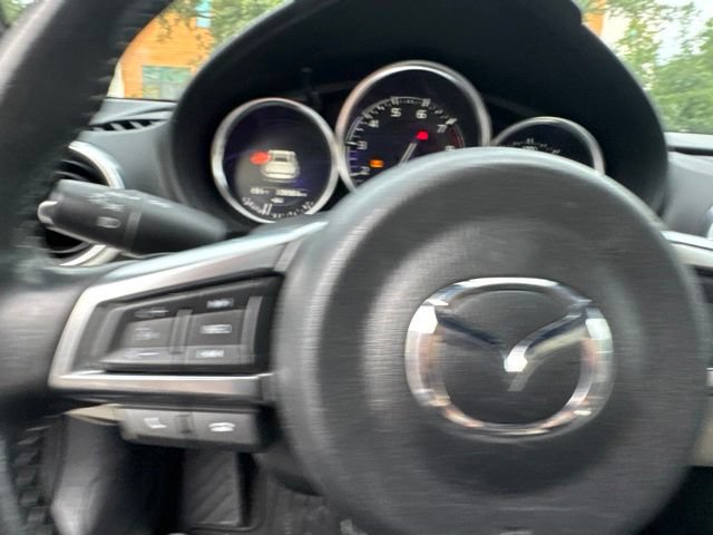 Used 2021 MAZDA MX-5 Miata RF Grand Touring RWD image 12