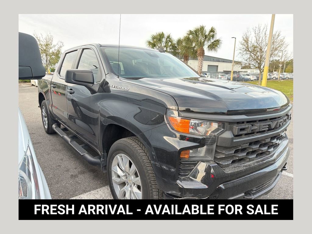 Used 2024 Chevrolet Silverado 1500 Custom image 1