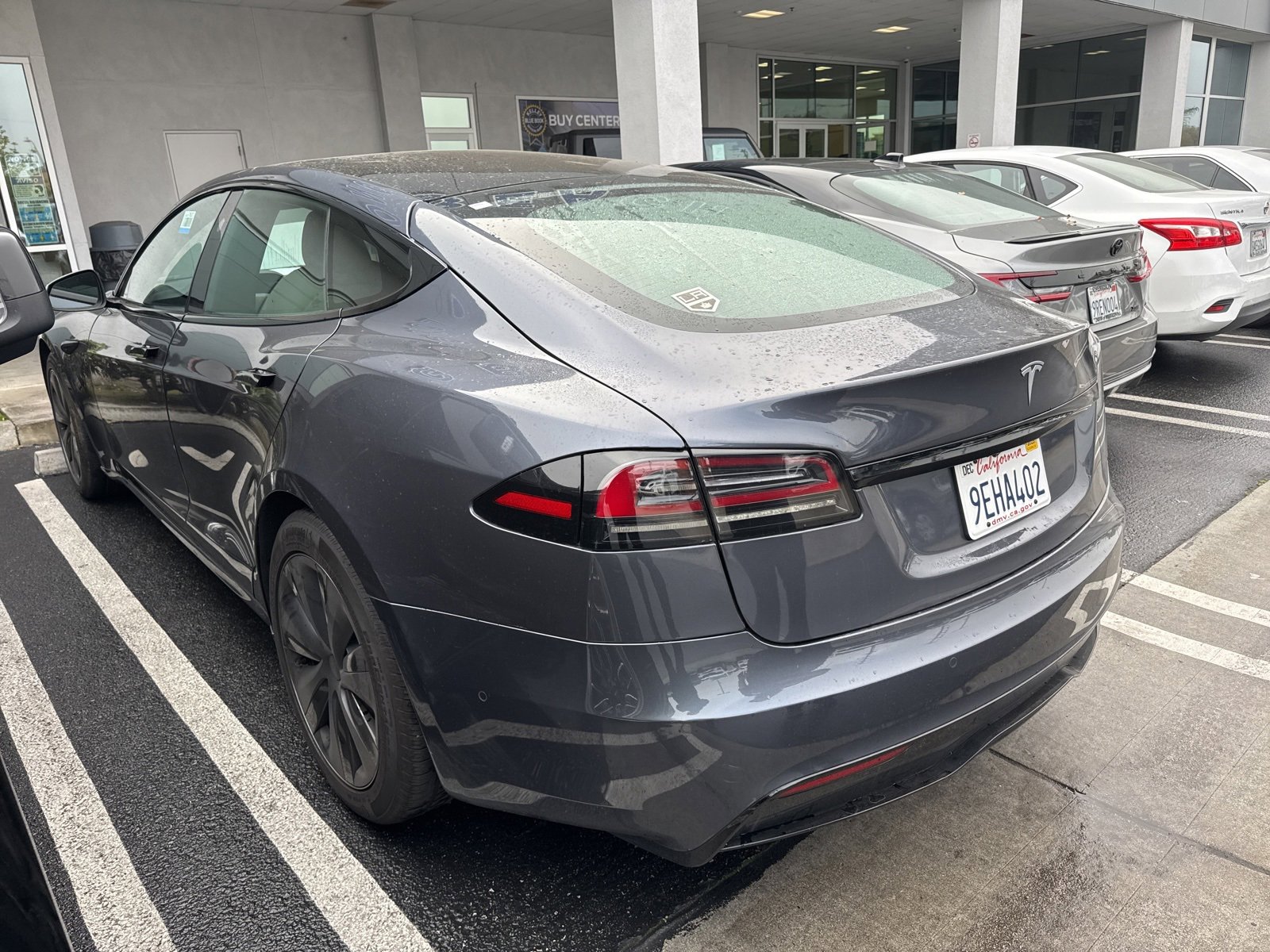 Used 2023 Tesla Model S Standard Range image 2