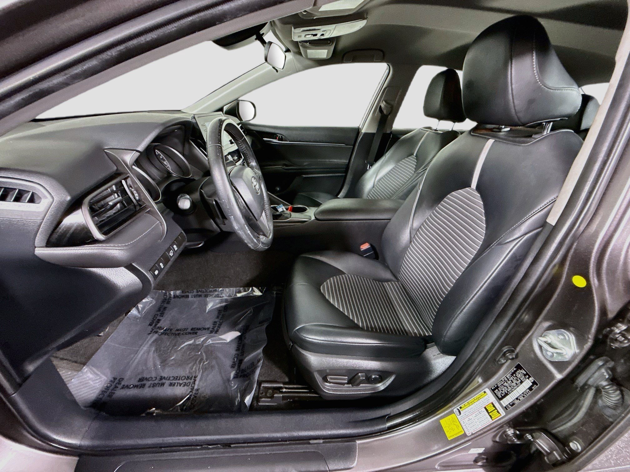 Used 2021 Toyota Camry SE w/ Carpet Mat Package (TMS) FWD image 21