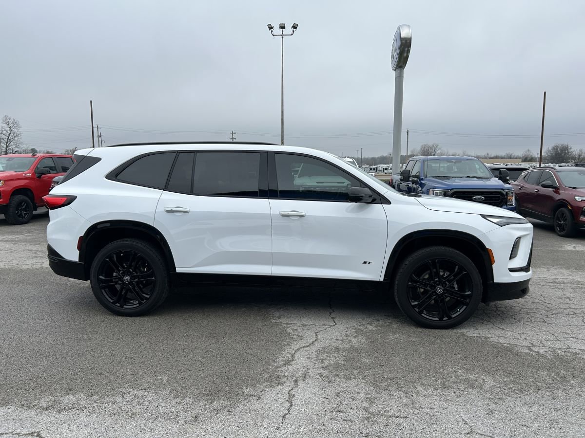 Used 2025 Buick Enclave Sport Touring w/ Power Package image 3