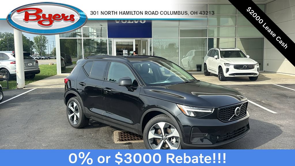 New 2026 Volvo XC40 B5 Core w/ Climate Package