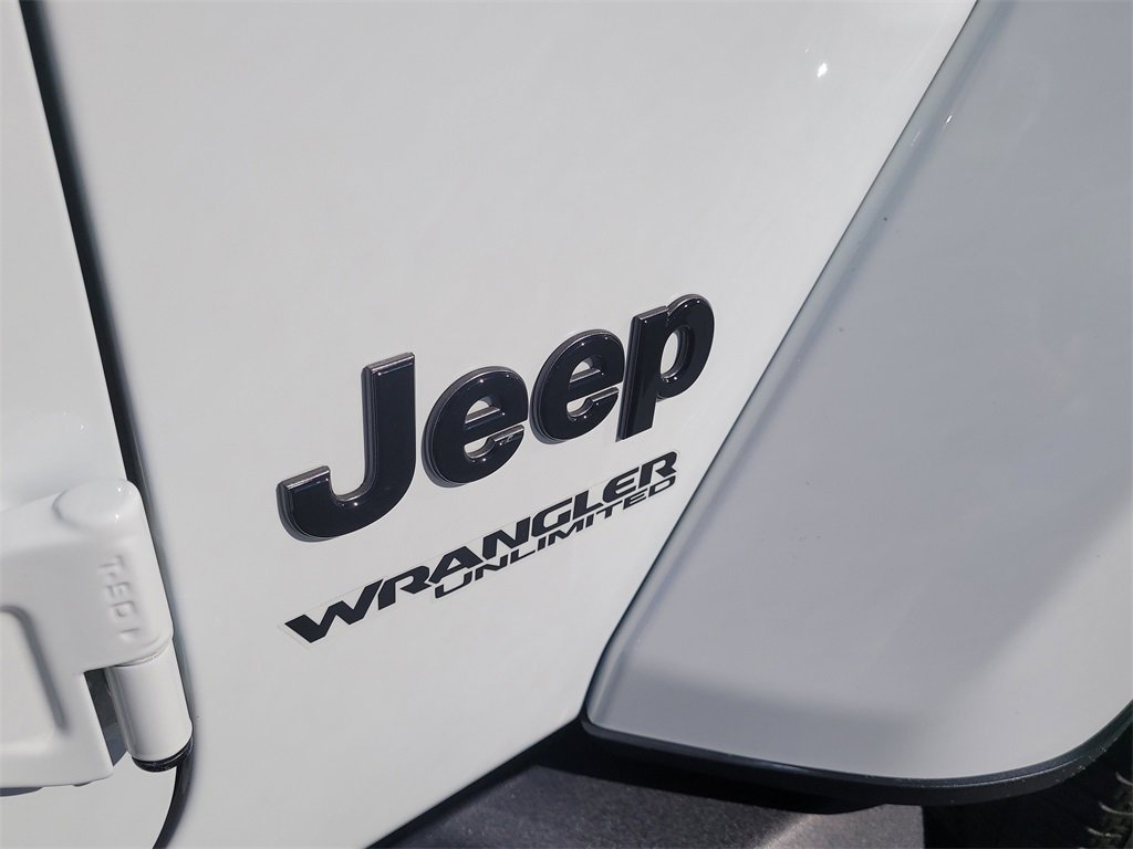 Used 2022 Jeep Wrangler Unlimited Sahara image 6