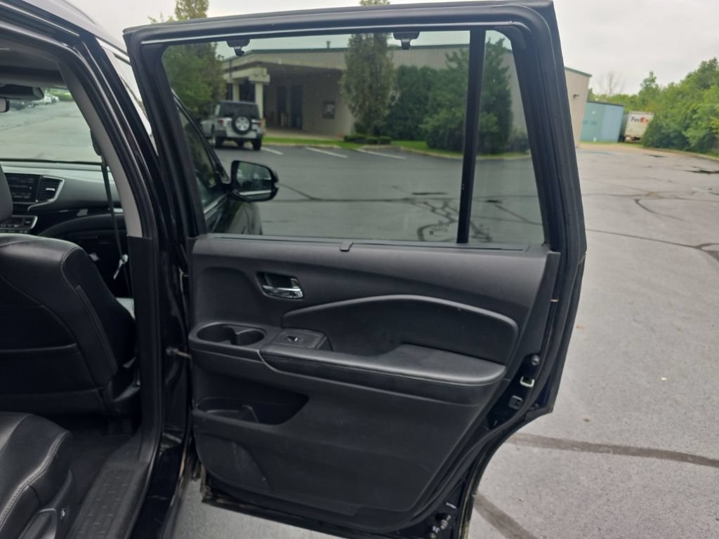Used 2019 Honda Pilot Touring image 37
