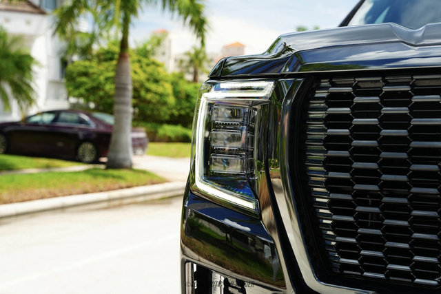 Used 2023 GMC Yukon Denali Ultimate AWD/4WD image 70