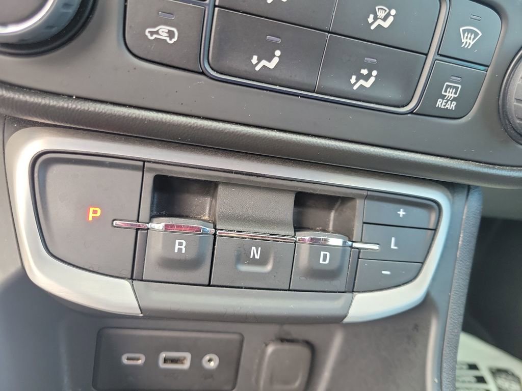 Used 2022 GMC Terrain SLE image 27