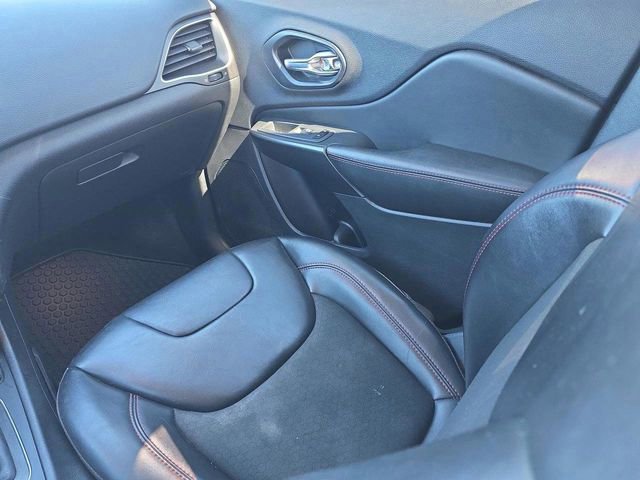 Used 2021 Jeep Cherokee Trailhawk w/ Trailer Tow Group image 11