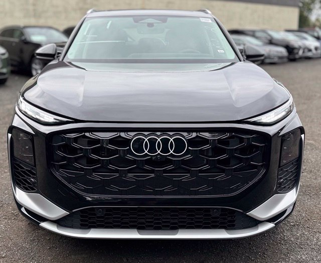 New 2026 Audi Q3 quattro 2.0T AWD/4WD image 3