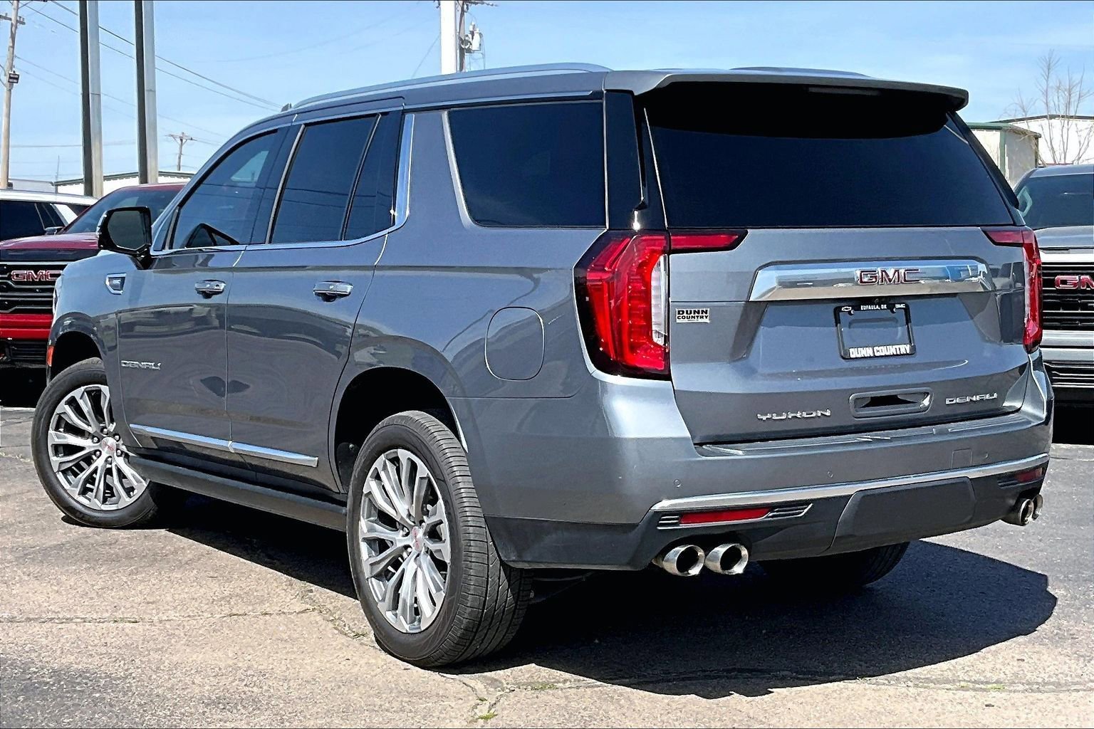 Used 2021 GMC Yukon Denali w/ Denali Premium Package image 12