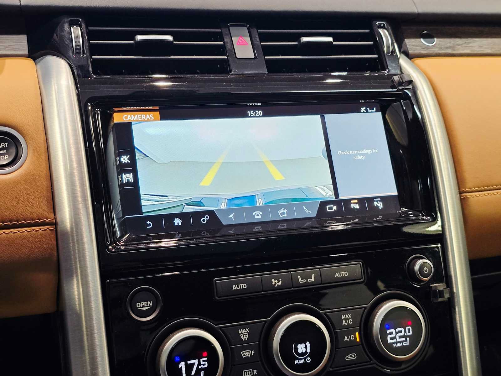 Used 2020 Land Rover Discovery HSE Luxury AWD/4WD image 13