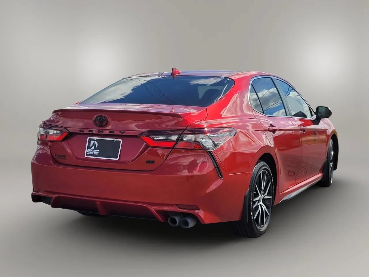Used 2024 Toyota Camry SE w/ Convenience Package FWD image 18