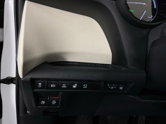 Used 2023 Toyota Sienna Platinum AWD/4WD image 22
