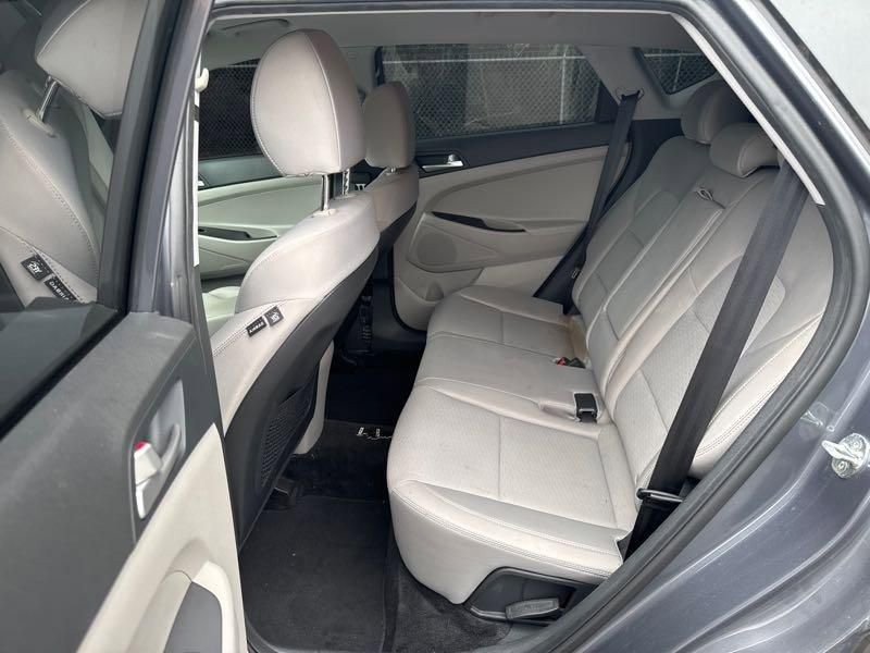 Used 2021 Hyundai Tucson SE FWD image 6
