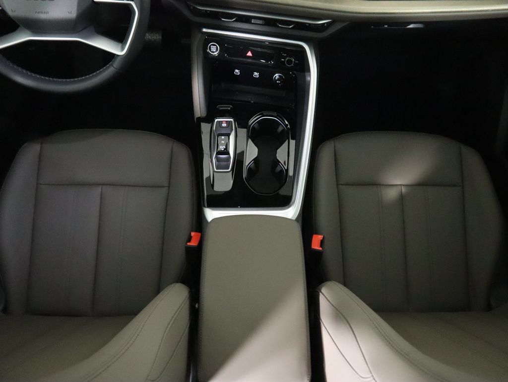 Used 2025 Audi Q5 Premium w/ Premium Plus AWD/4WD image 18