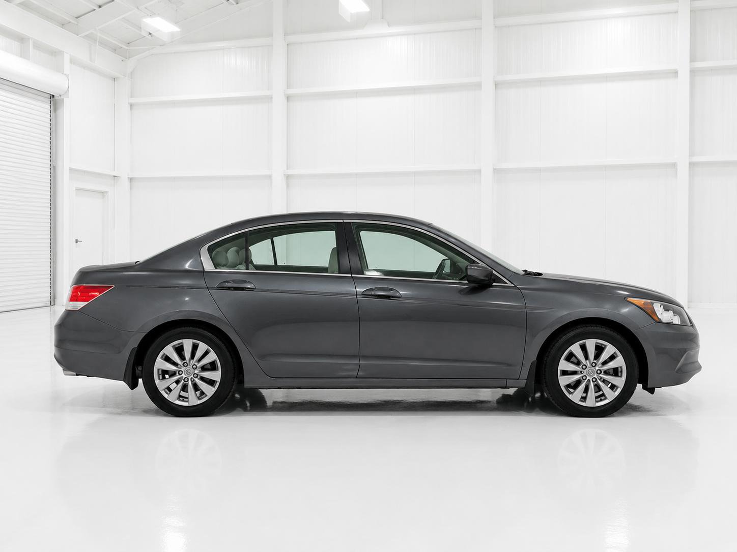 Used 2011 Honda Accord EX-L image 6
