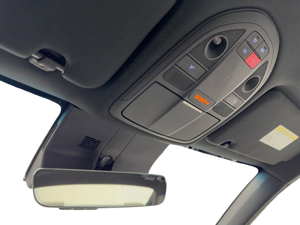 Used 2025 Genesis G70 2.5T image 70