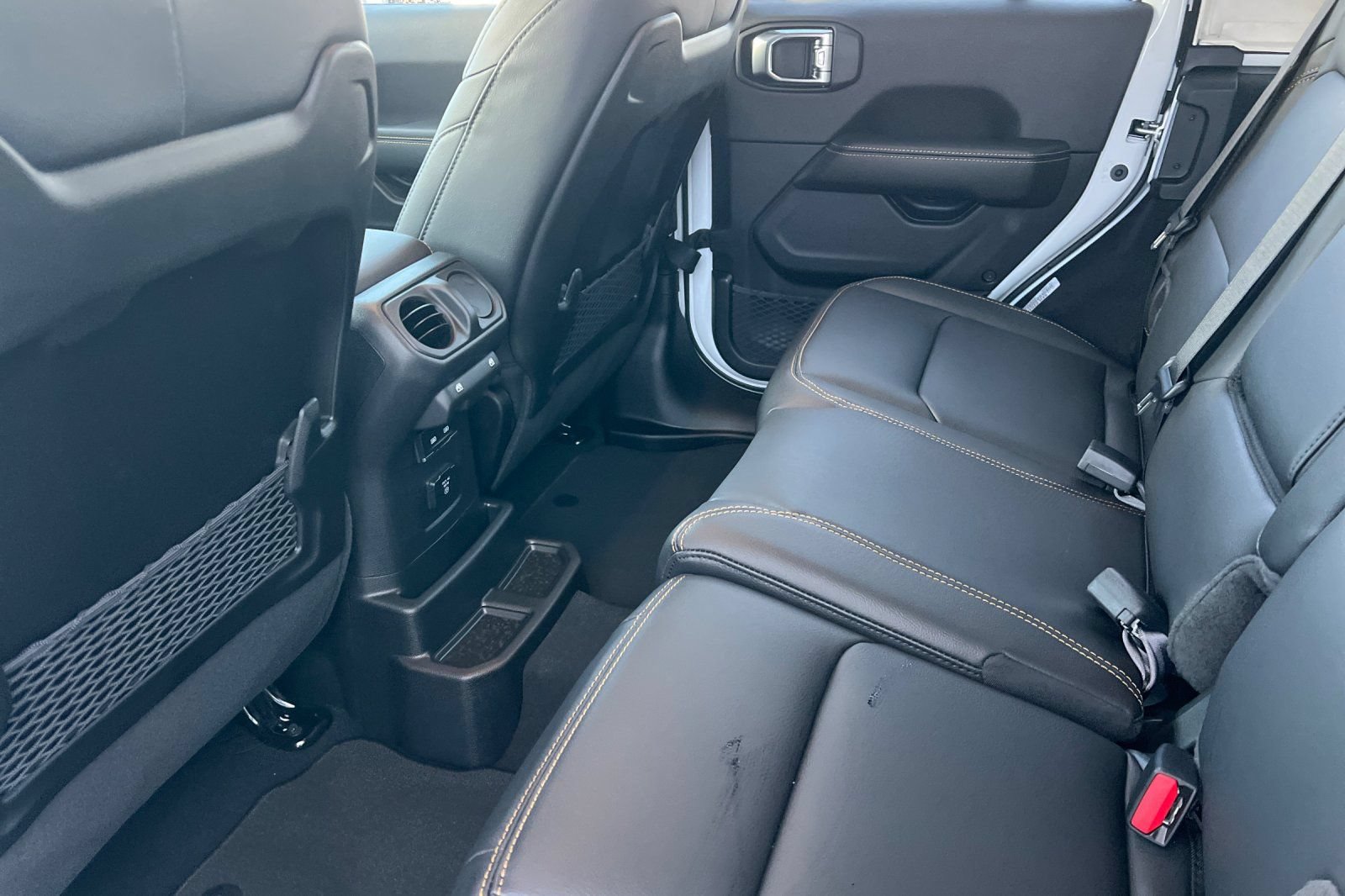 New 2026 Jeep Wrangler Unlimited Sahara AWD/4WD image 11