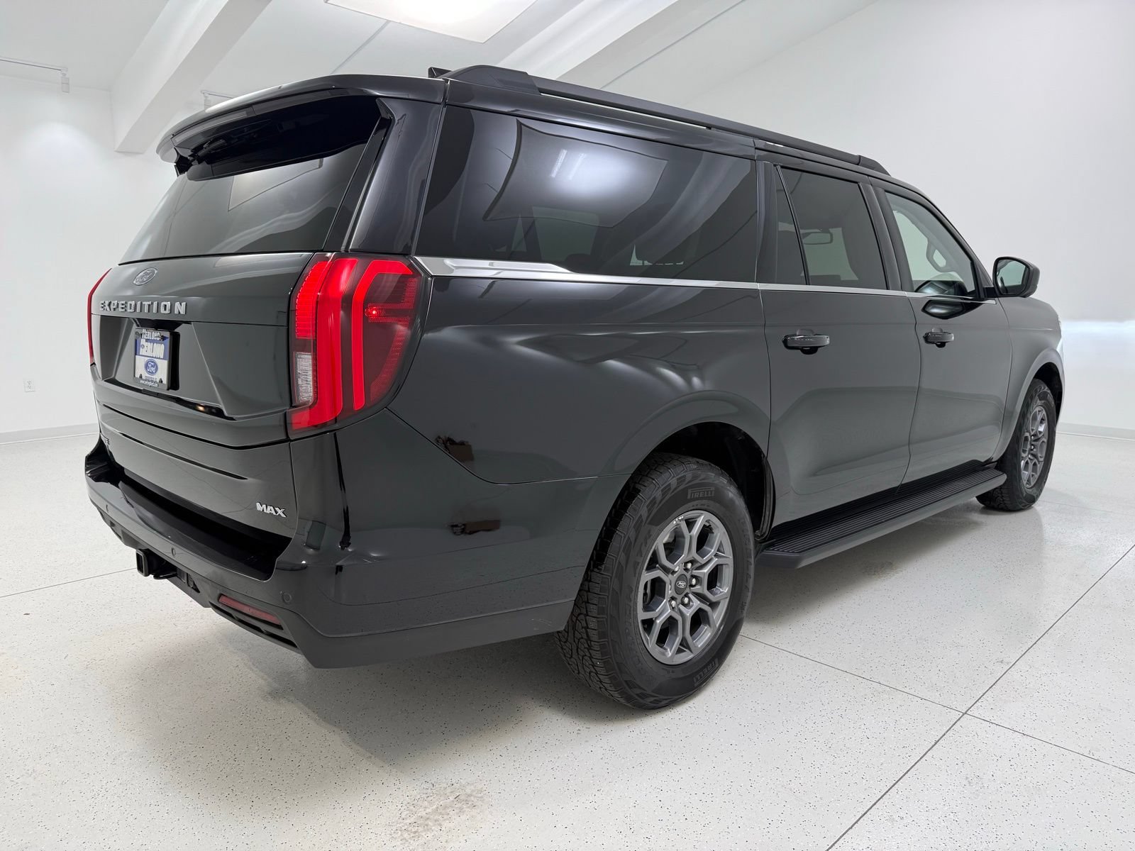 Used 2025 Ford Expedition Max Active AWD/4WD image 7
