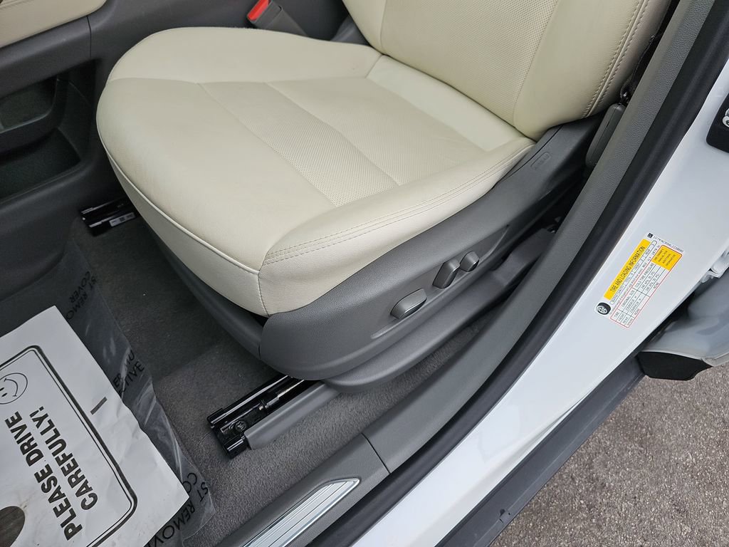 Used 2020 Cadillac XT5 Premium Luxury w/ LPO, Floor Liner Package image 33