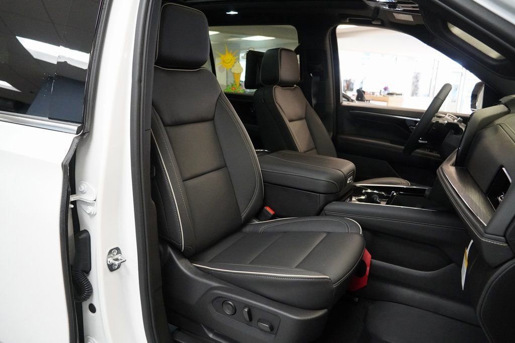 New 2025 Chevrolet Suburban Premier image 53