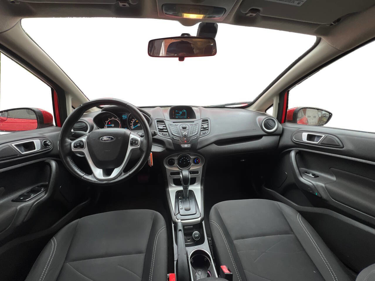 Used 2015 Ford Fiesta SE image 19
