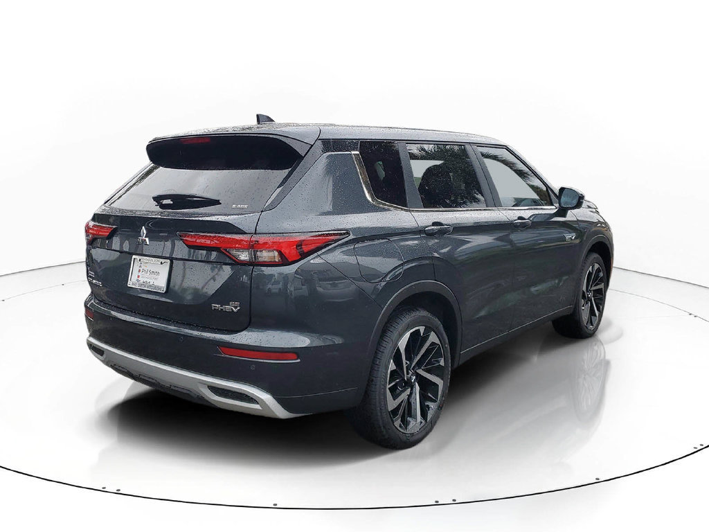 Used 2025 Mitsubishi Outlander SE AWD/4WD image 4