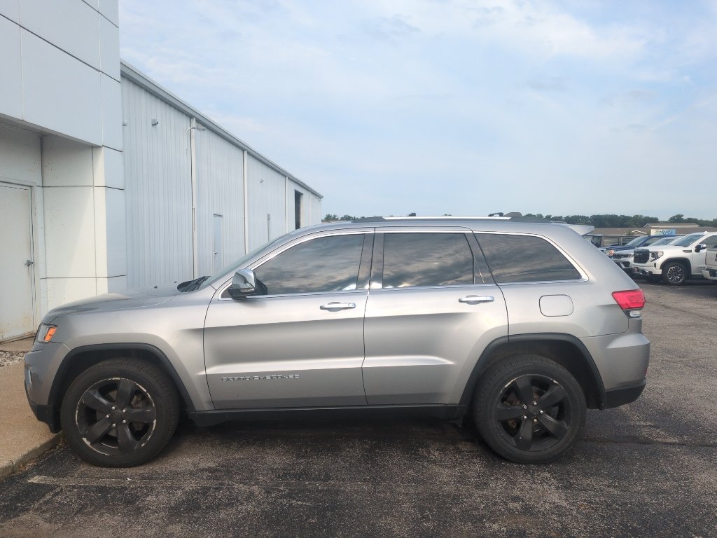Used 2014 Jeep Grand Cherokee Limited w/ Trailer Tow Group IV AWD/4WD image 8