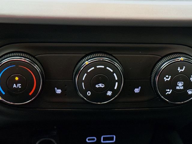 Used 2024 Chevrolet Trax LS w/ LS Convenience Package image 21