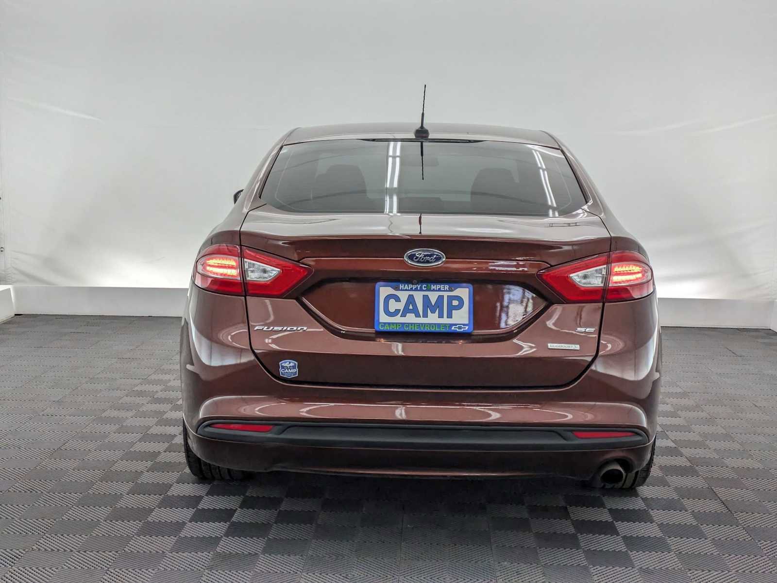 Used 2016 Ford Fusion SE image 5