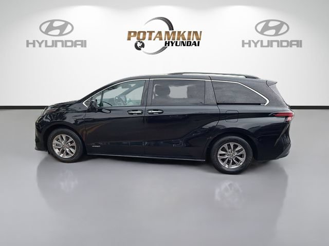 Used 2021 Toyota Sienna XLE FWD image 7