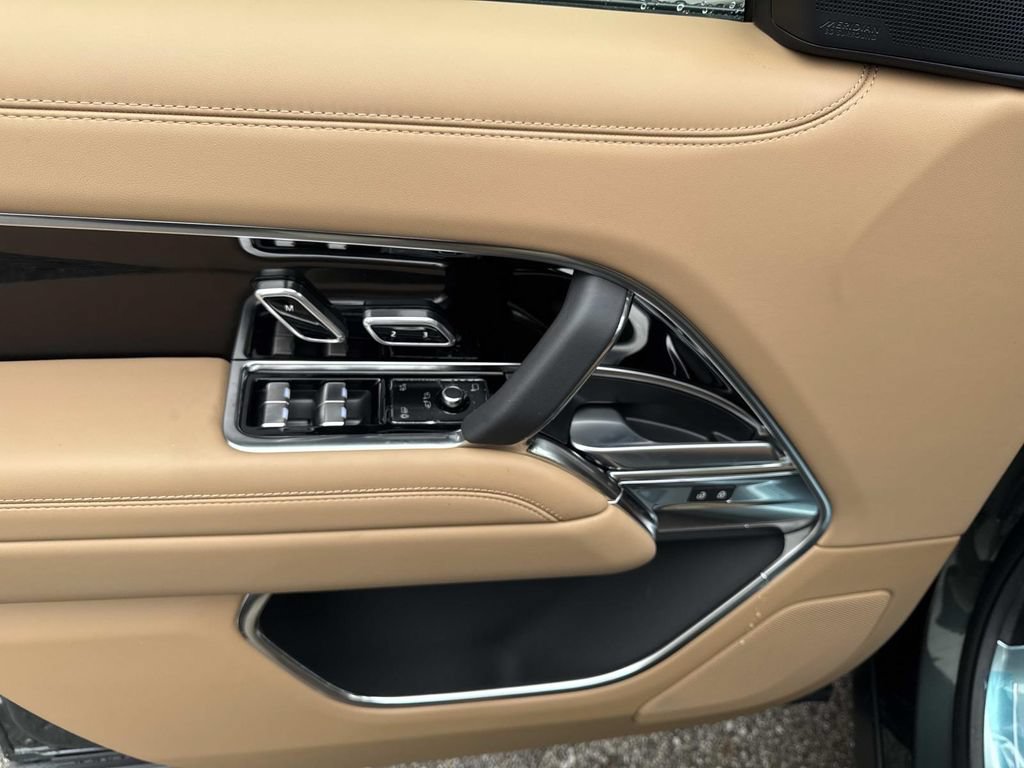 New 2026 Land Rover Range Rover SE AWD/4WD image 19