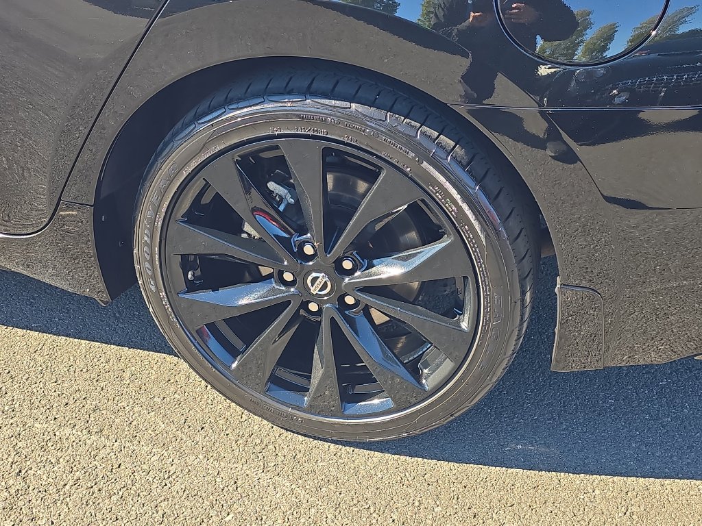 Used 2022 Nissan Maxima SR w/ Sport Mat Group image 10