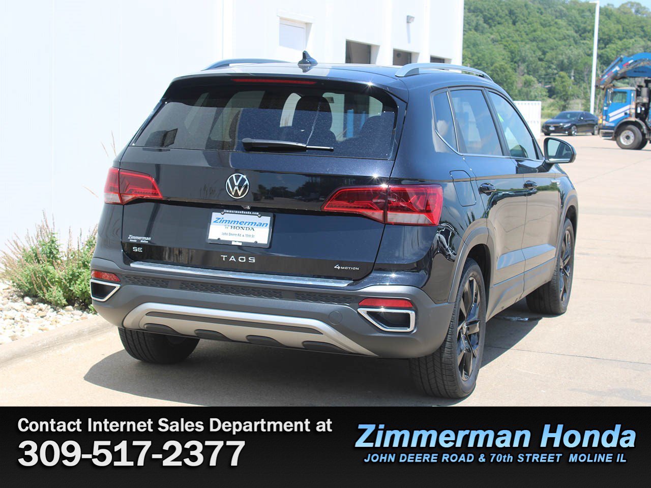 Used 2023 Volkswagen Taos SE w/ Panoramic Sunroof Package AWD/4WD image 2