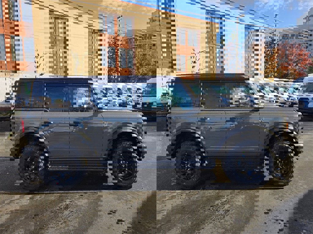 New 2025 Ford Bronco Outer Banks image 4