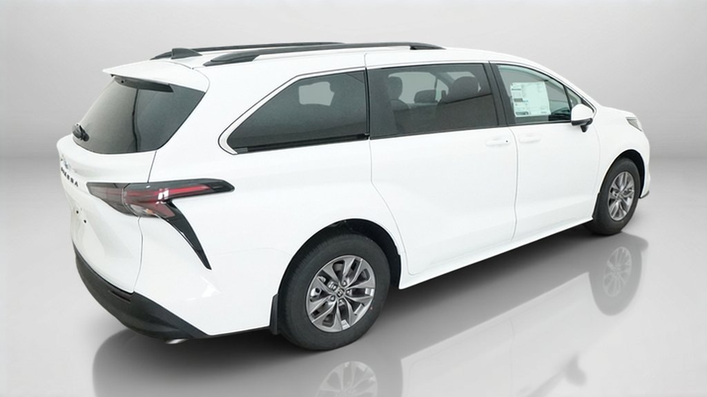 New 2026 Toyota Sienna LE FWD image 12