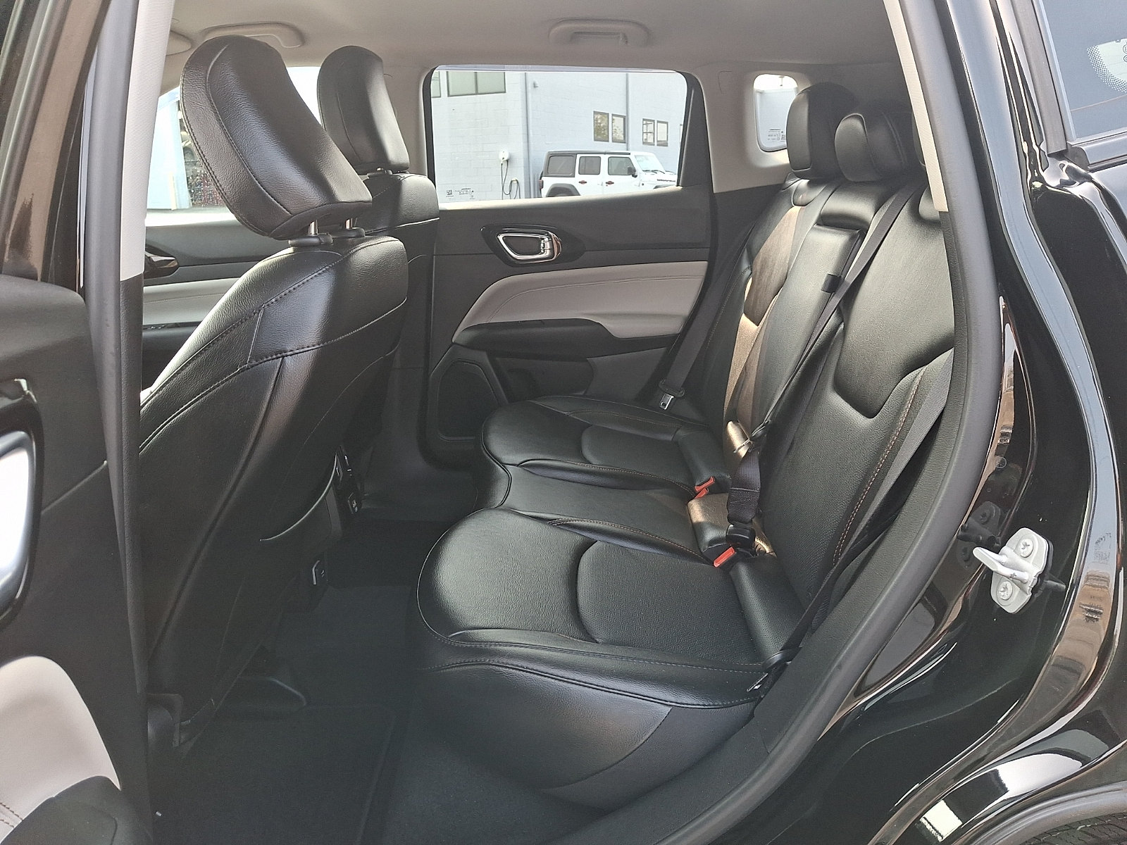 Used 2022 Jeep Compass Limited AWD/4WD image 10