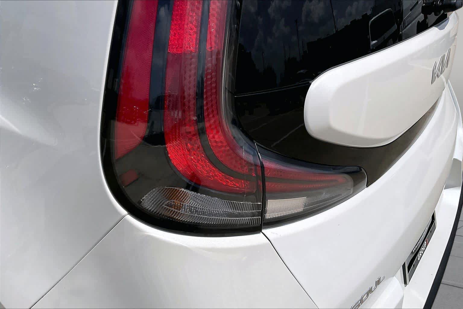 Used 2023 Kia Soul LX w/ LX Technology Package FWD image 27