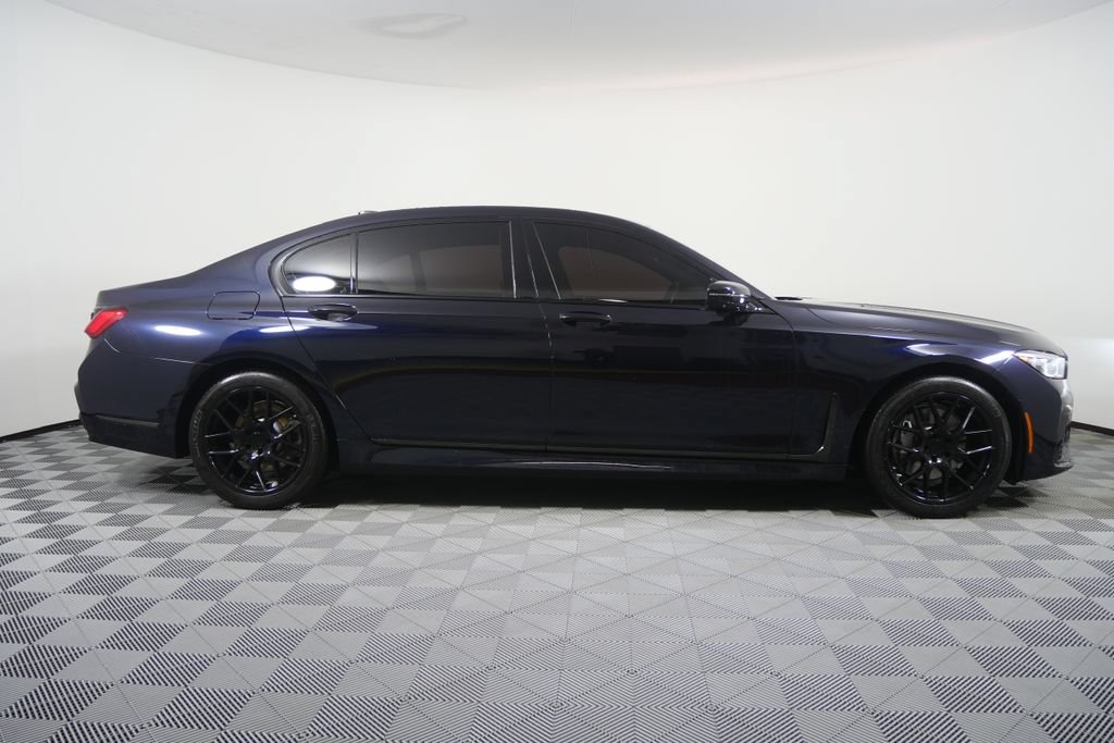Used 2022 BMW 740i xDrive w/ M Sport Package AWD/4WD image 2