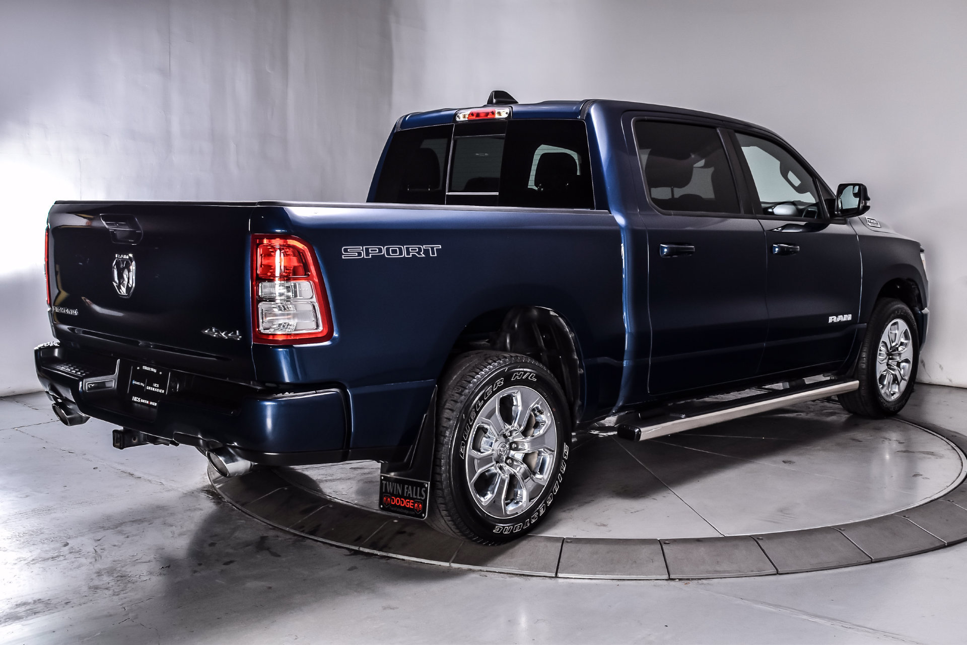 Used 2023 RAM 1500 Big Horn AWD/4WD image 6