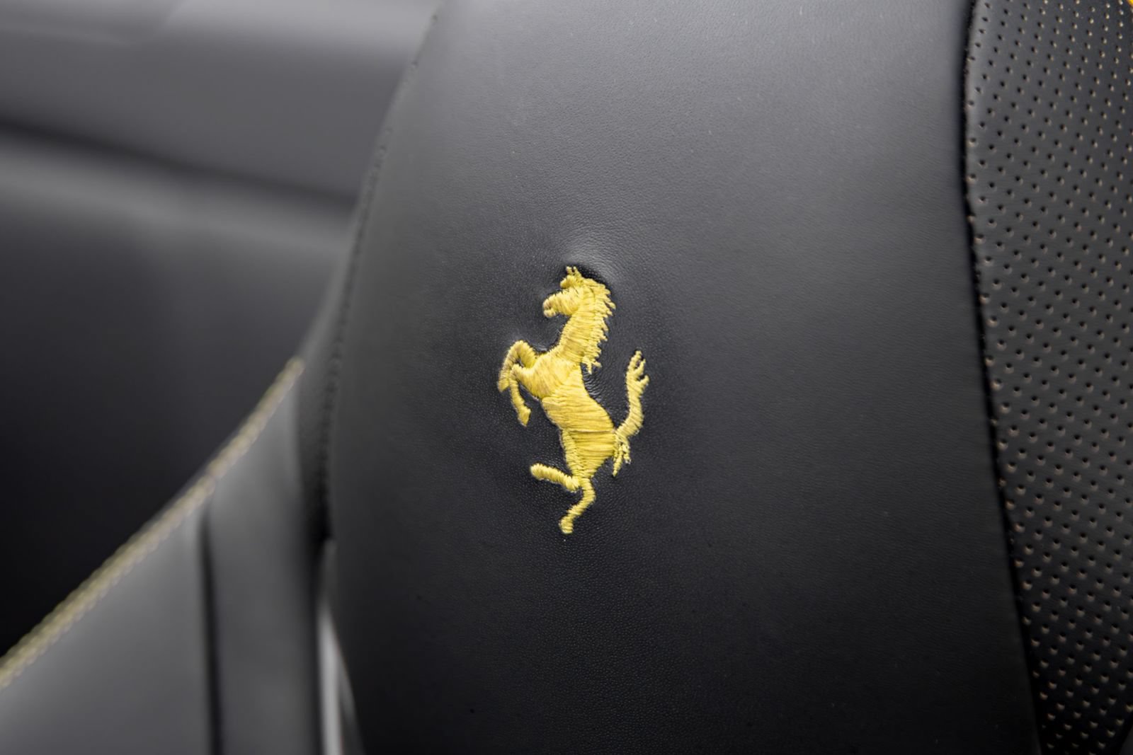 Used 2019 Ferrari Portofino RWD image 28