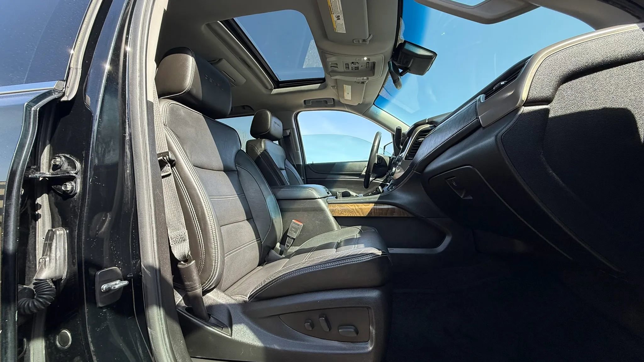 Used 2018 GMC Yukon XL Denali w/ Denali Ultimate Package image 37