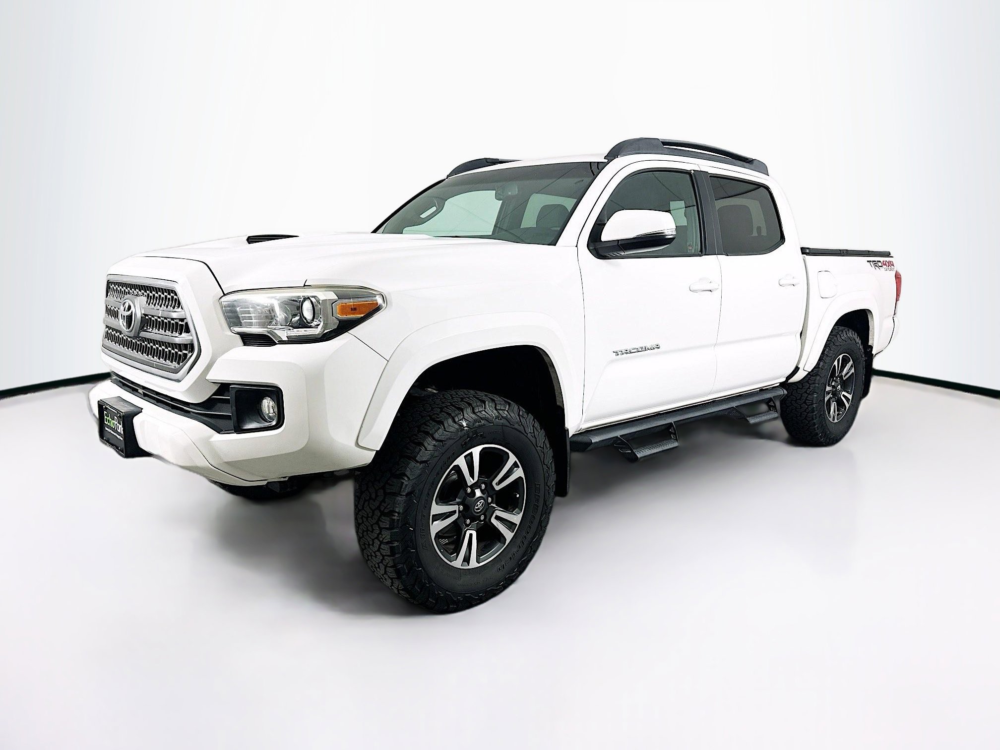 Used 2016 Toyota Tacoma TRD Sport w/ Towing Package AWD/4WD image 3