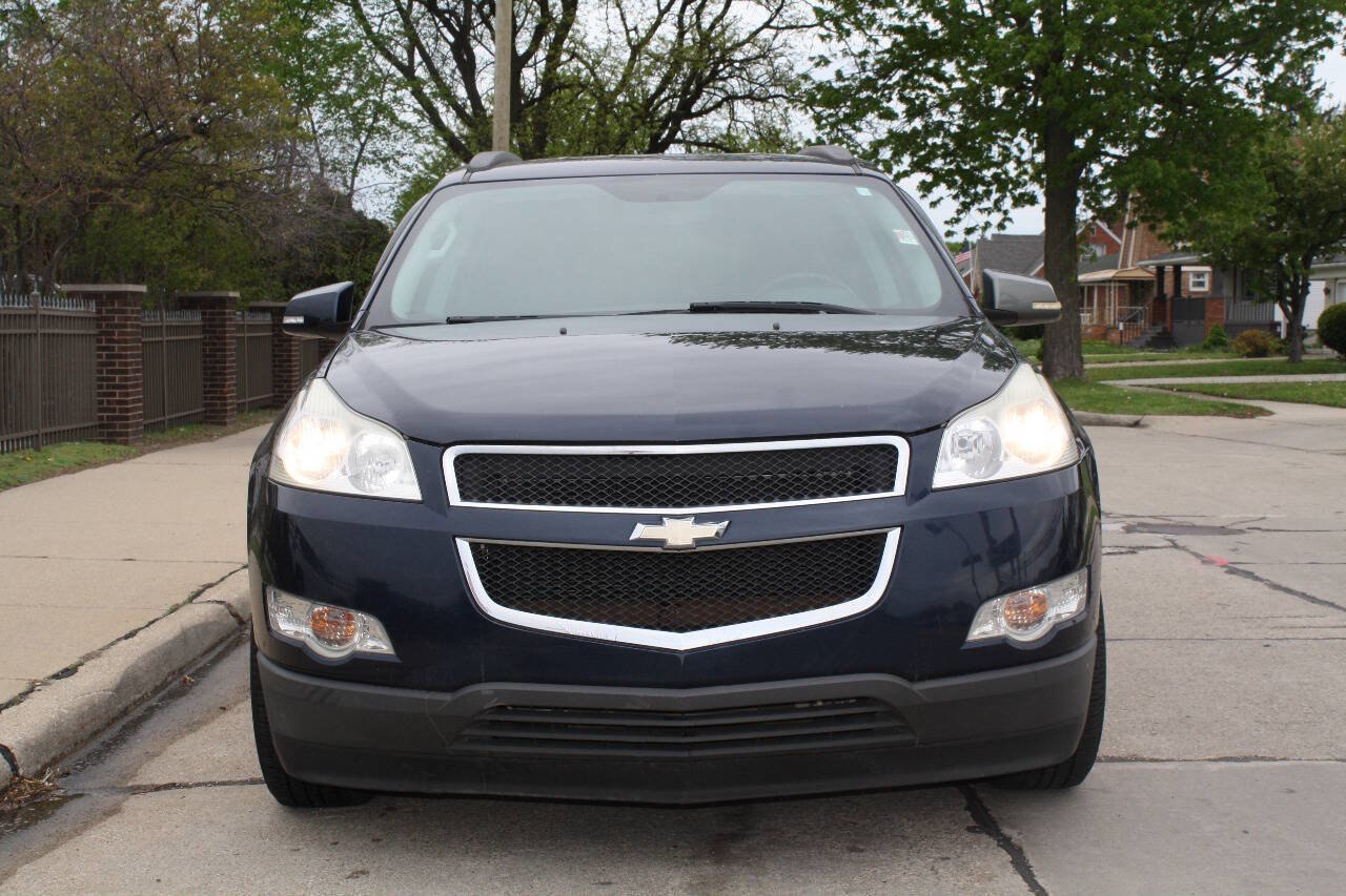 Used 2011 Chevrolet Traverse LT w/ Personal Connectivity Package AWD/4WD image 3