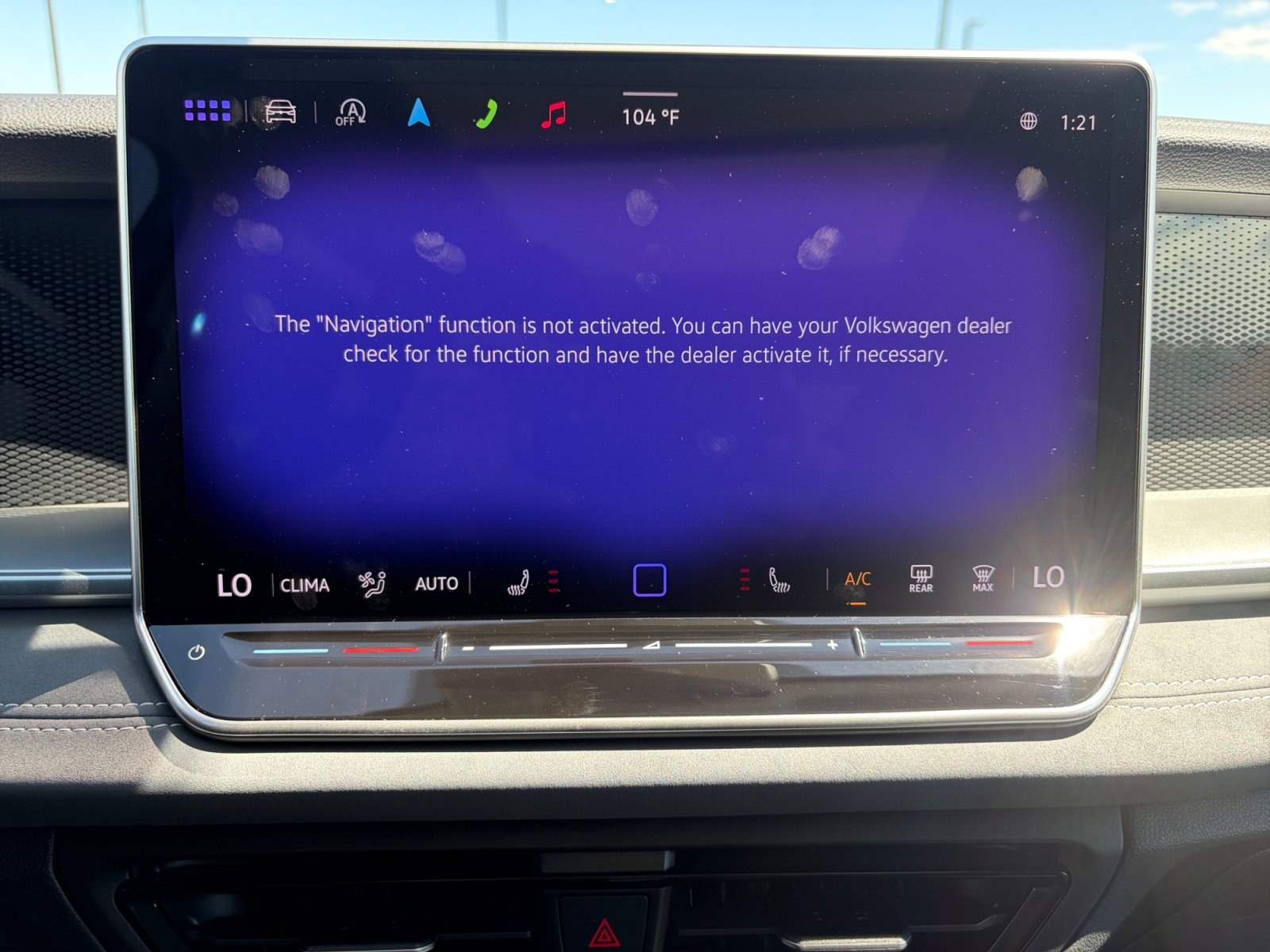Used 2025 Volkswagen Tiguan SE w/ Panoramic Sunroof Package AWD/4WD image 28
