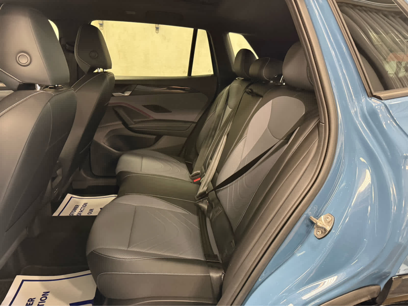 Used 2025 Volkswagen Tiguan SE R-Line AWD/4WD image 18