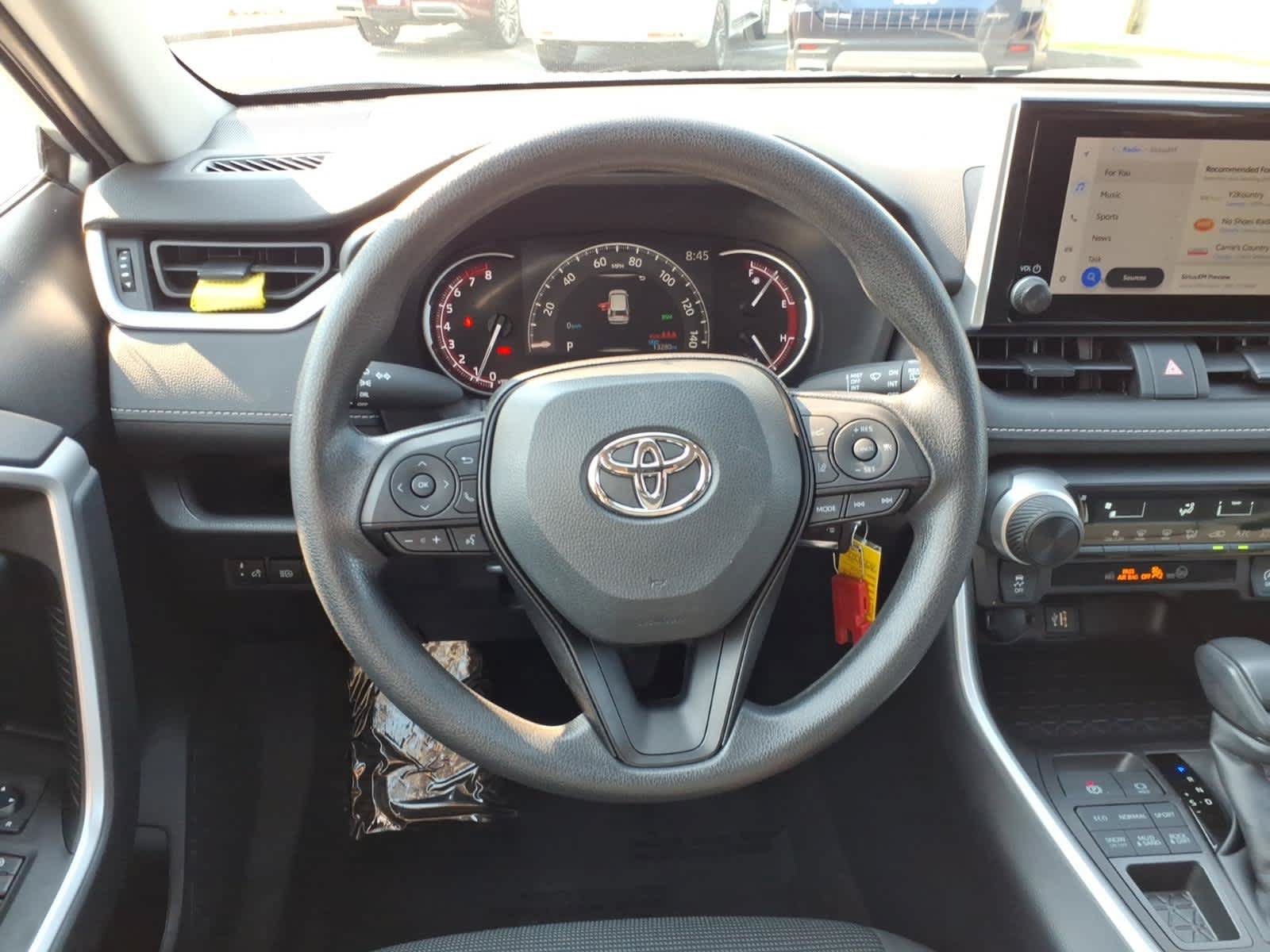 Used 2023 Toyota RAV4 LE AWD/4WD image 13