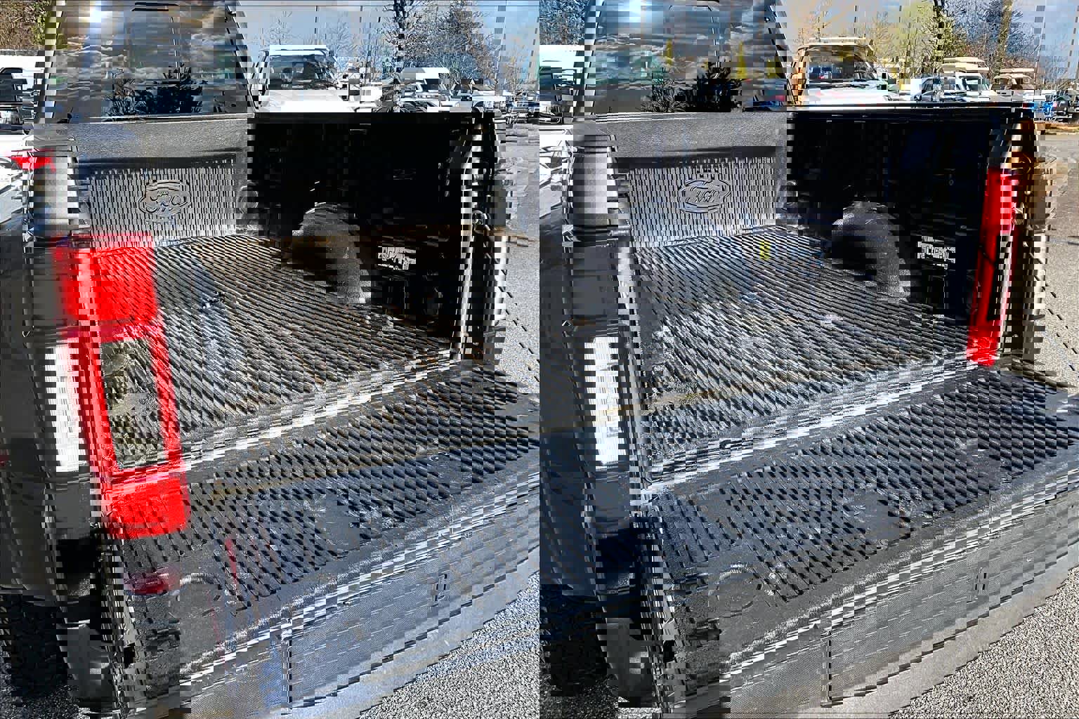 Used 2022 Ford F350 Platinum w/ FX4 Off-Road Package image 32